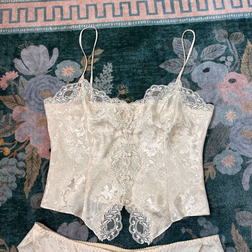 Victoria's Secret Gold Label Lingerie Pajama Set Womens Medium Cream Floral 2 Pc - Picture 13 of 16